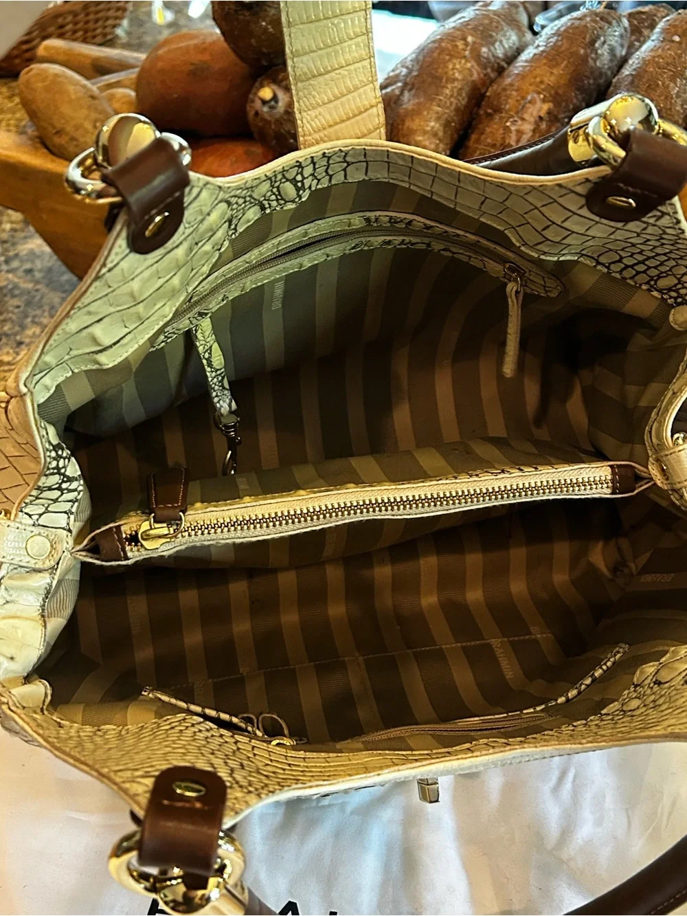 Brahmin Elisa Melbourne Hobo Satchel Ivory Coconut w Espresso Trim 2011 Retired
